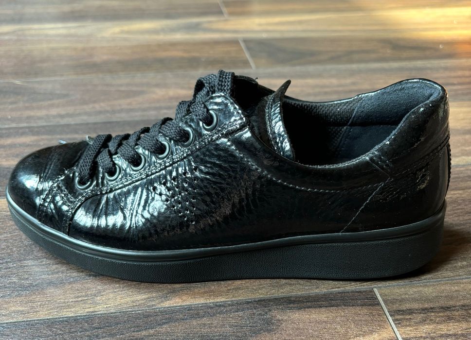 Жіночі спортивні туфлі ECCO