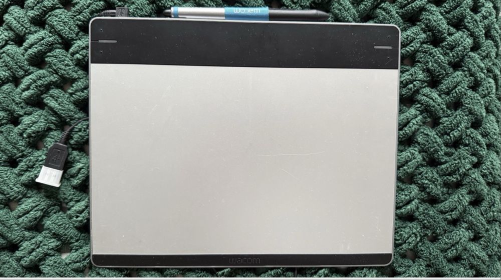 Графічний планшет Wacom Intuos Pen & Touch Medium