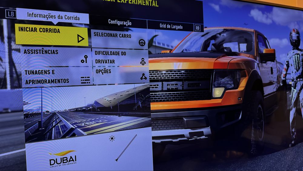 Consola Xbox One S com varios jogos