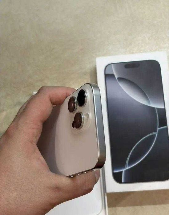 iPhone 16 Pro Max, 256 ГБ, SIM + eSIM