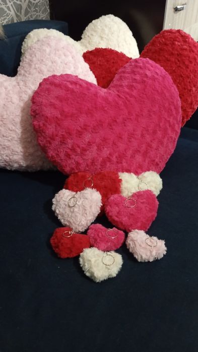 Serce na dłoni brelok