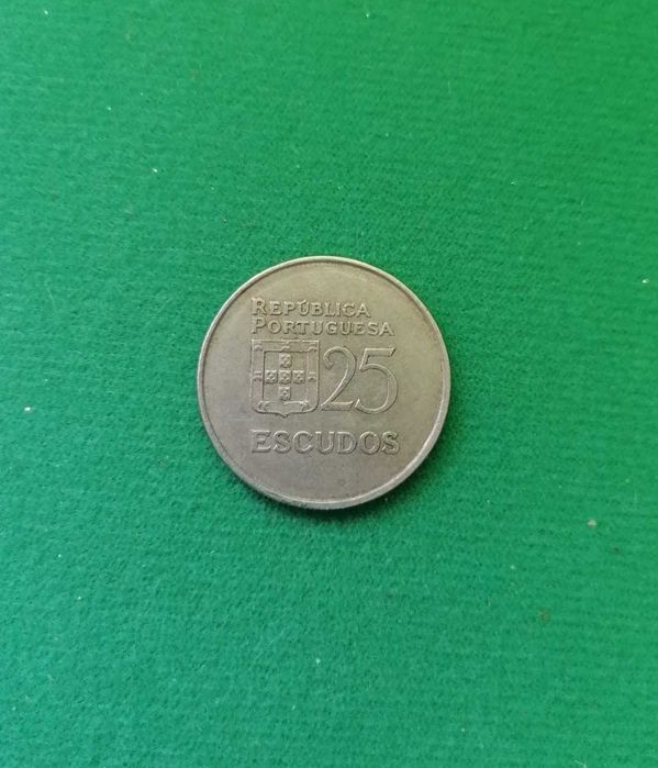 Moeda 25 escudos de 1985
