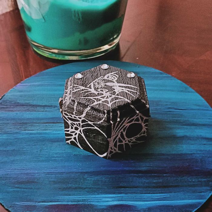 Caixa para Jóias, Pintada à Mão