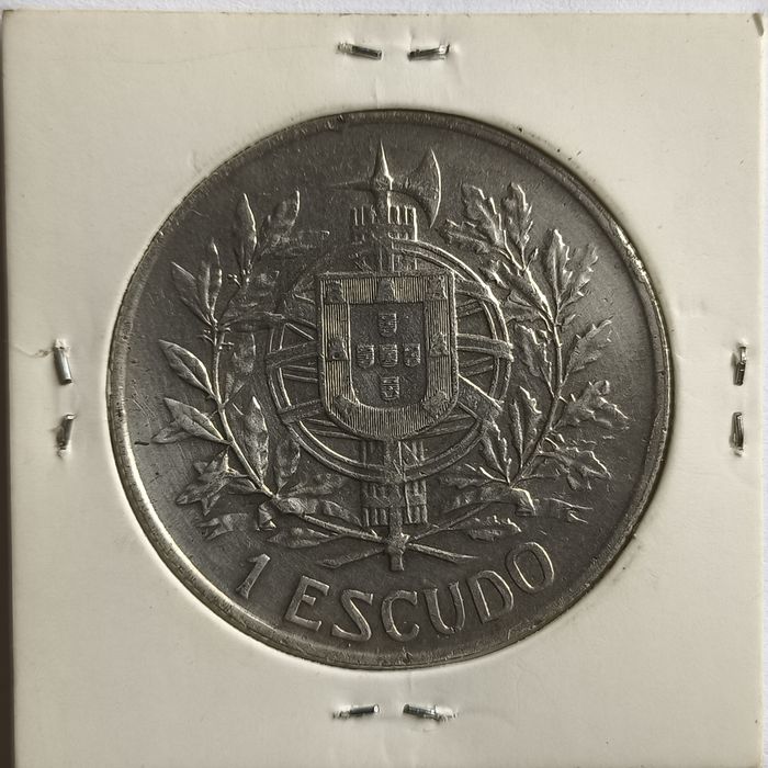 Moeda de 1 Escudo - "5 de Outubro de 1910" [Prata]