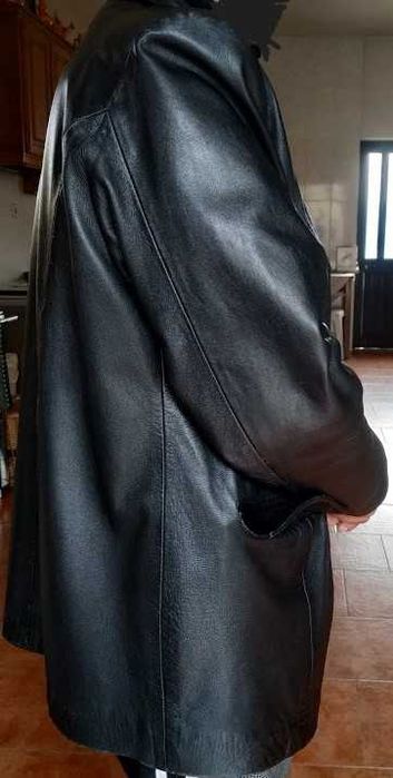 Casaco preto em pele genuína