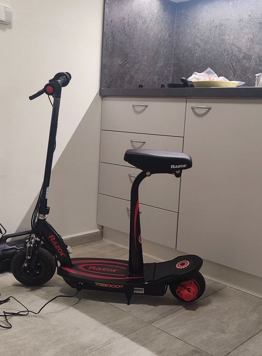 Електросамокат Razor Power Core E100S з сидінням