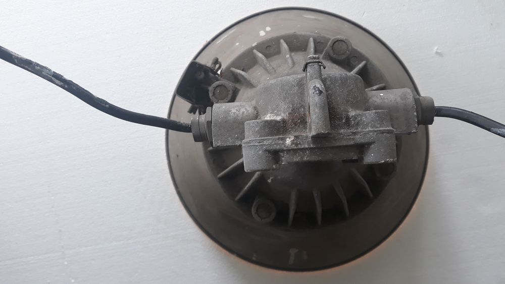 Lampa omp 200. 200V 220W IP54