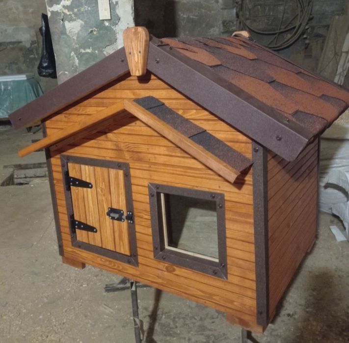 Будки для собак із натурального дерева в наявності