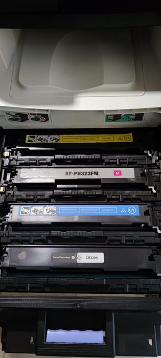 Impressora multifunções a laser a cores