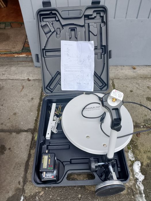 Antena satelitarna z kopletem