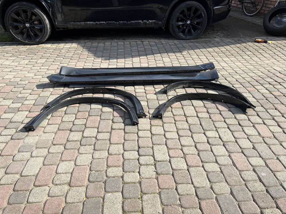 Комплектний М Пакет BMW E70 Бампер Арки Пороги Рейлинги Крилья Капот