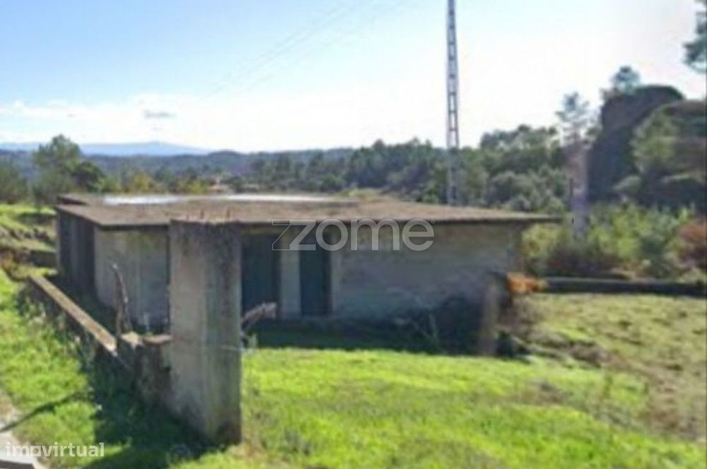 Terreno Urbano com baixo construído, com bom acesso e boa localizaç...