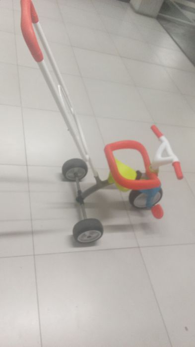 Carrinho Passeio e  Divertir Criança. 4 Fotos