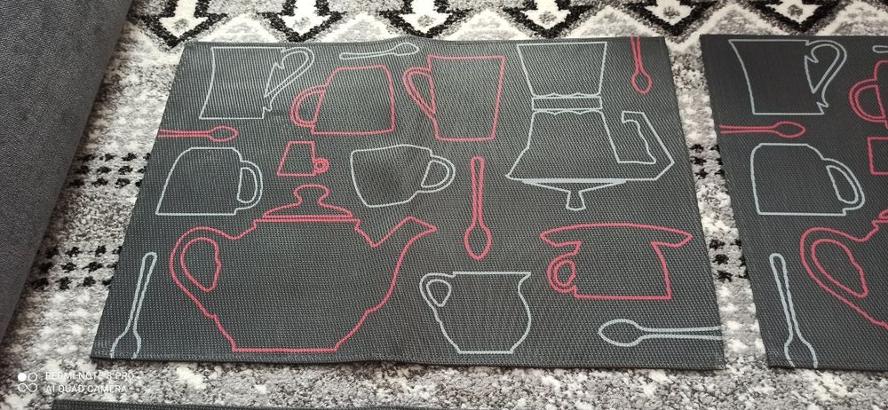 Podkładki na stół 4 szt za 8 zł