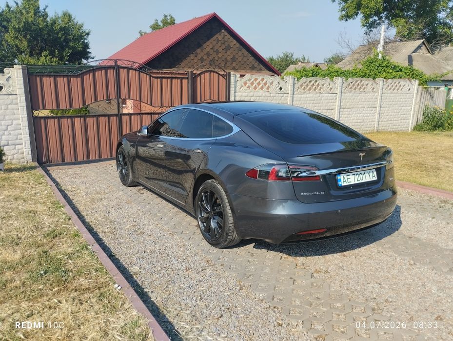 Тесла модел s 18 год . 100D