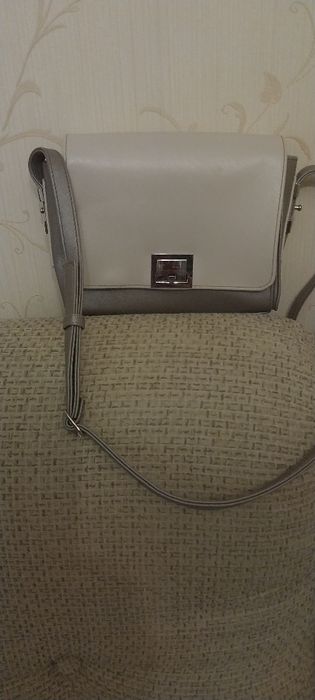 Продам сумочки жіночі.