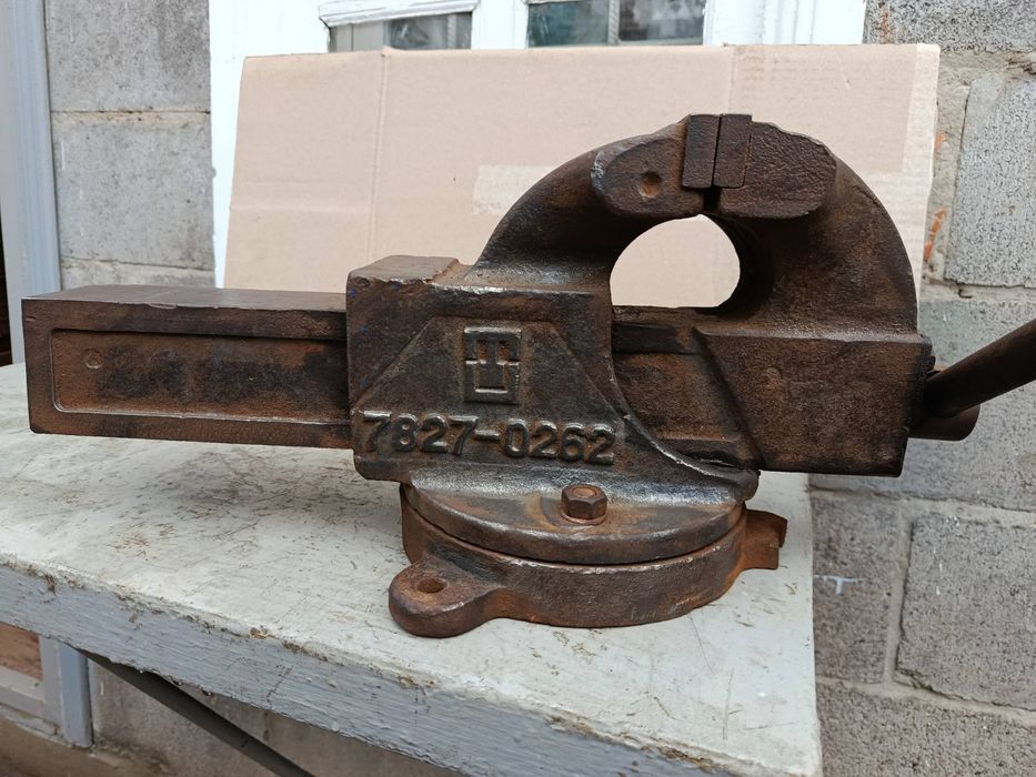 Тиски слесарные 140 мм