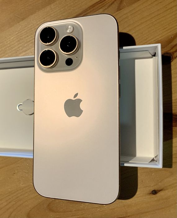 Iphone 16 Pro • para peças ou reparação • Oportunidade