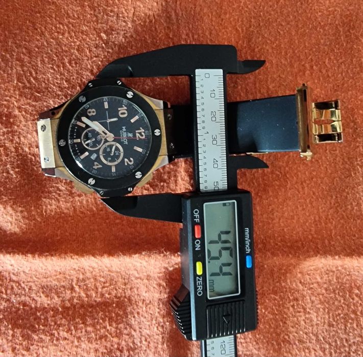 Relógio Cronógrafo magnifico funciona a pilha tudo 100 % operacional