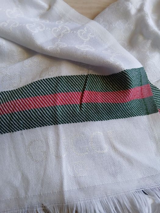 Gucci bialy duzy szalik damski