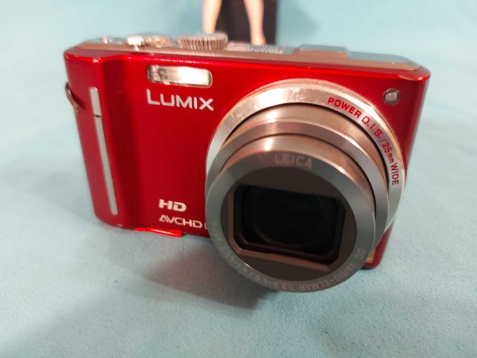 Bordowy Panasonic Lumix TZ10. GPS, świetna optyka