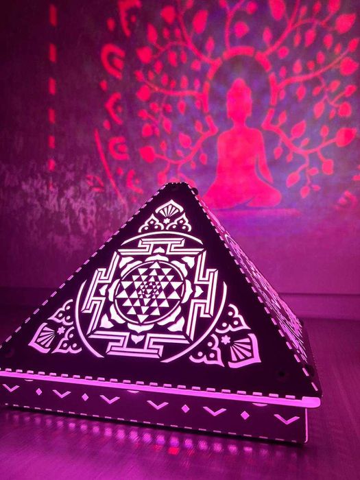 Lampa do wnętrz joga Budda