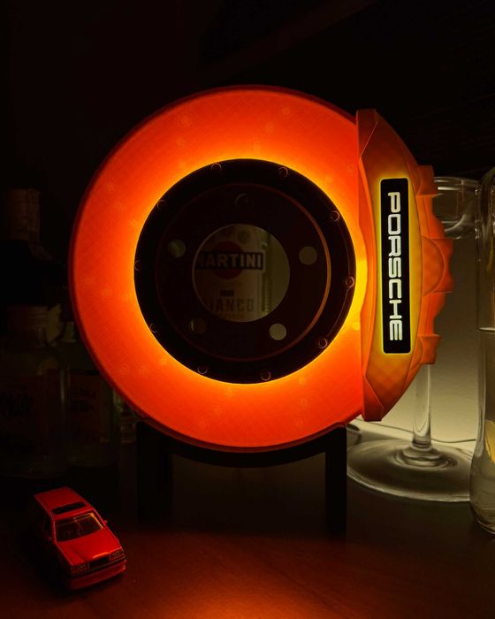 Lampa „tarcza hamulcowa” Porsche – idealna dekoracja dla fana aut