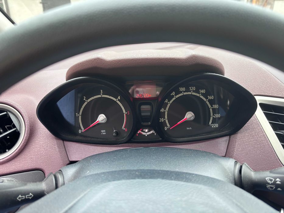 Samochód Ford Fiesta Mk7 1.4 diesel