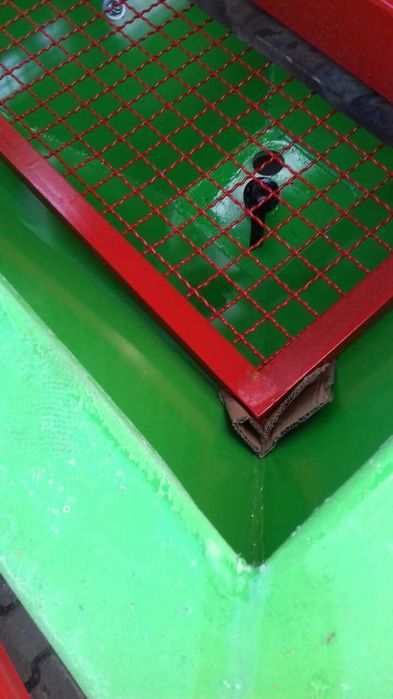 Розкидач міндобрив лійка рум 1000 кг Польща чистий Оригінал