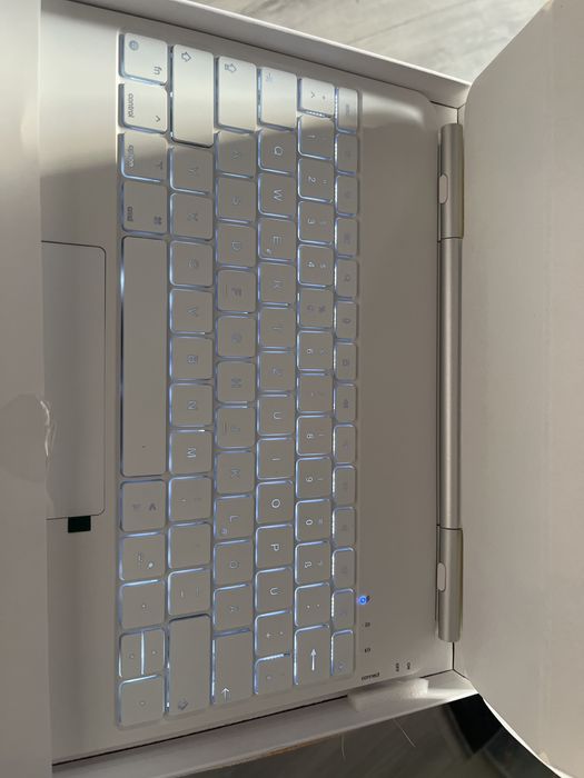 Etui z klawiaturą Magic do iPad Pro 13 okazja