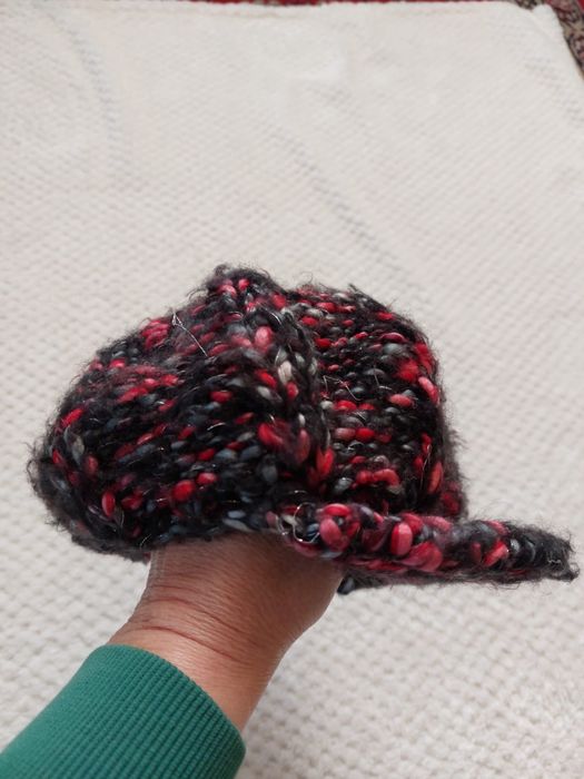 Kolorowy beret,czapka z daszkiem. Vans.