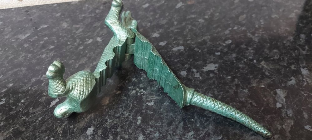 Prensa para rolhas de frascos de farmácia em forma de Jacaré