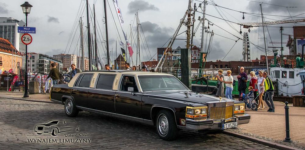 Limuzyna do ślubu ze szklanym dachem CADILLAC ! 7-osobowa