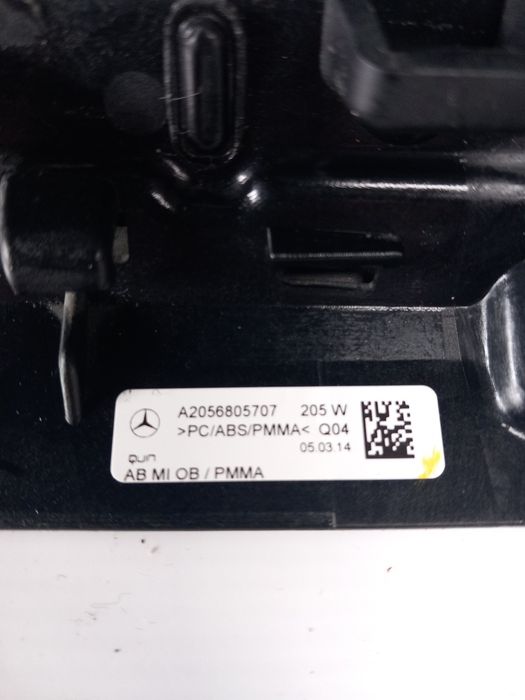 Moldura consola comporta central sofagem rádio Mercedes Classe C W205