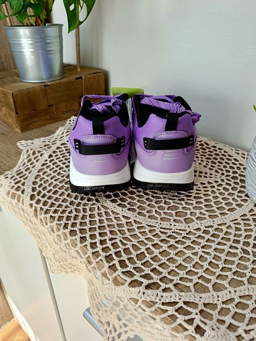 Damskie sneakersy adidasy tenisówki 37 o szerokim kroju AOV