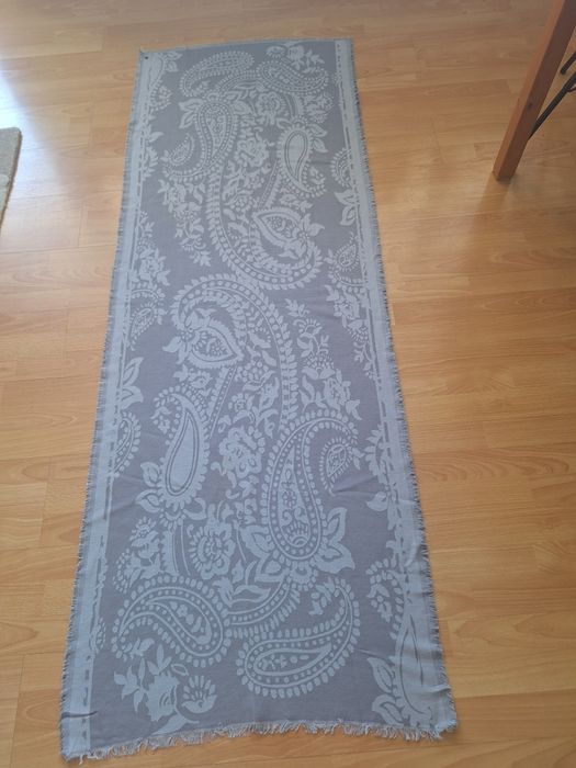 szal damski firmy Esprit