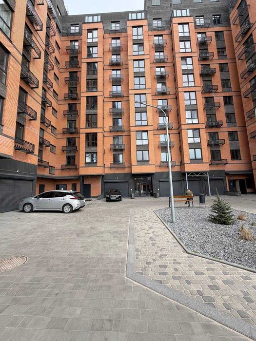 Продам квартиру  ЖК Аржанова. Вікна во двор. Ключі на руках.