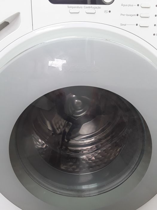 Maquina de Lavar Roupa MIELE - igual a nova