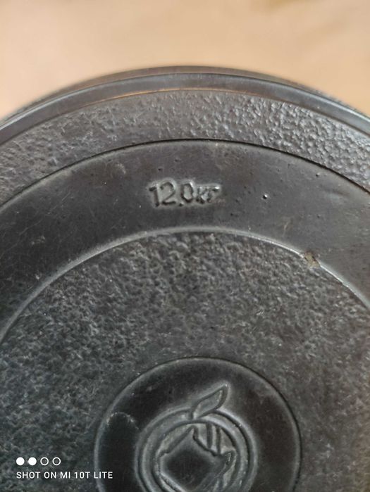 Продам гирю 12 кг.