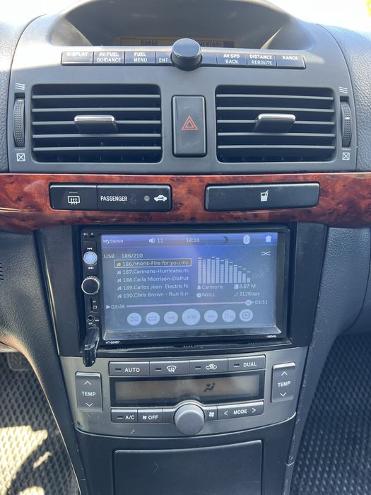 Toyota Avensis 2004 року