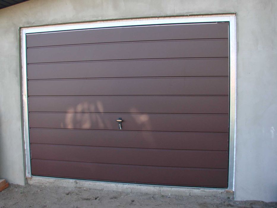 Brama uchylna uchylna,ocieplona,braz mat