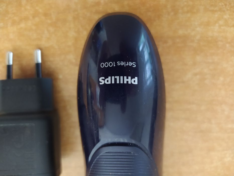 Бритва Philips series 1000 бу.