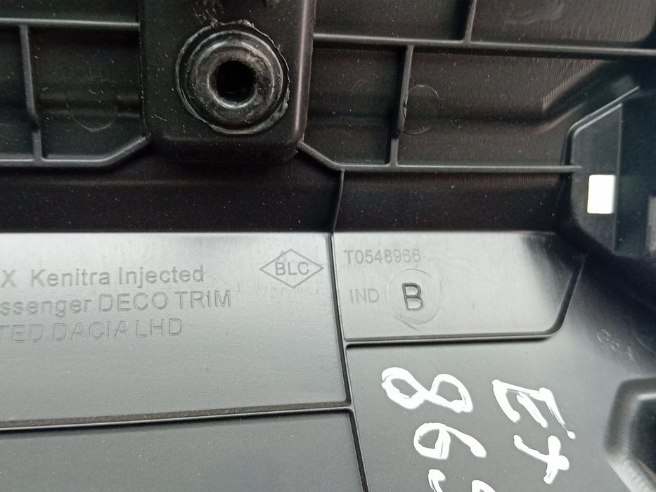 Moldura da consola central / rádio / aro DACIA Sandero III