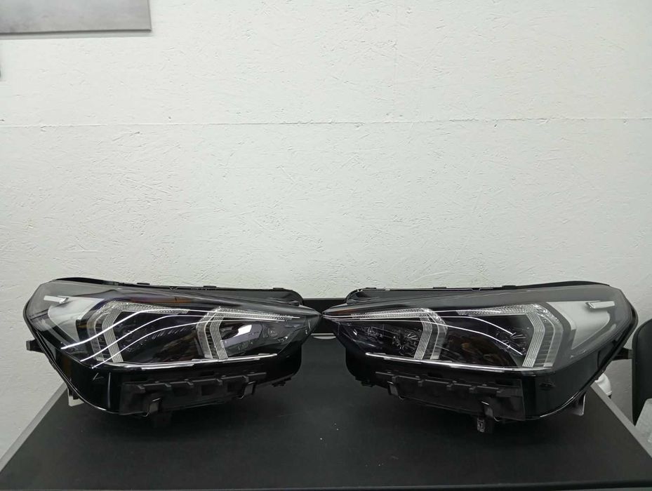 BMW X1 U11  фари