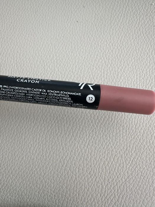 Matowe pomadki Inglot Golden rose