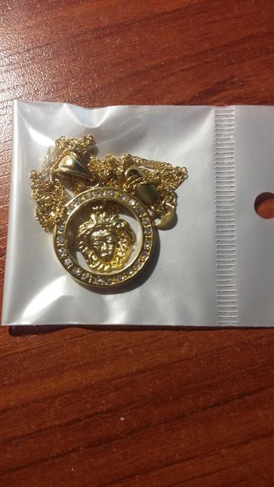 Łańcuszek z zawieszką styl Versace