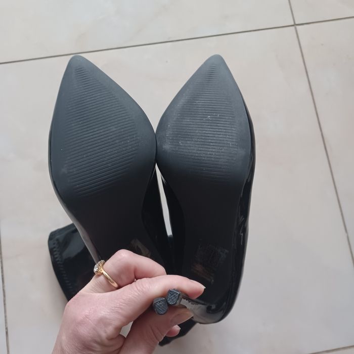 Botki lakierowane na szpilce jak nowe 37