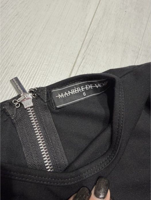 Джинси та боді maniere de voir