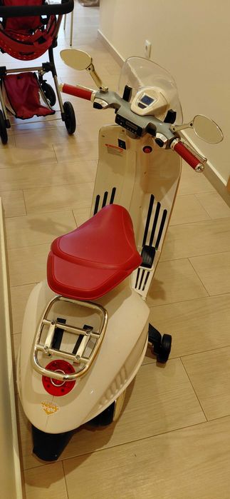 vespa a bateria para criança