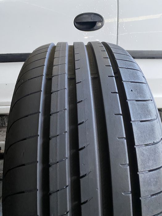 Pneus 225/45/18 Goodyear Eagle F1 (Asym5)